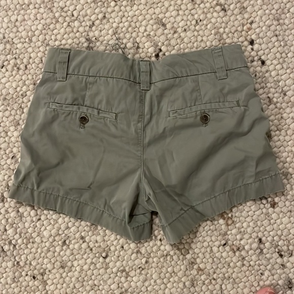 Uniqlo sage green shorts sz 0 - Picture 2 of 2